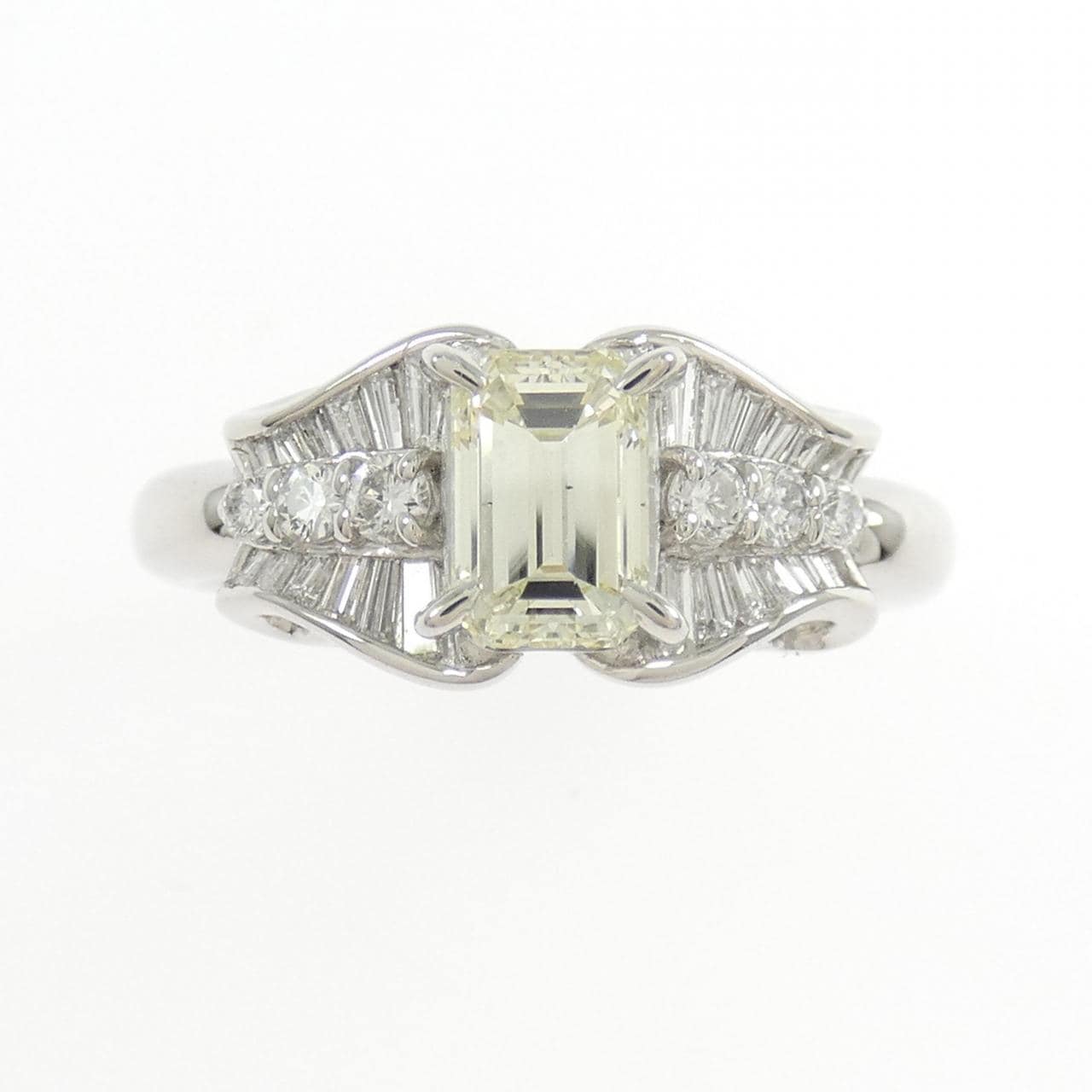 PT900 ダイヤモンド リング 0.742CT