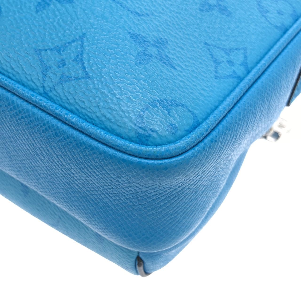 ルイヴィトン タイガ ラマ タイガ ラマ アウトドア メッセンジャー PM M30429 ショルダーバッグ