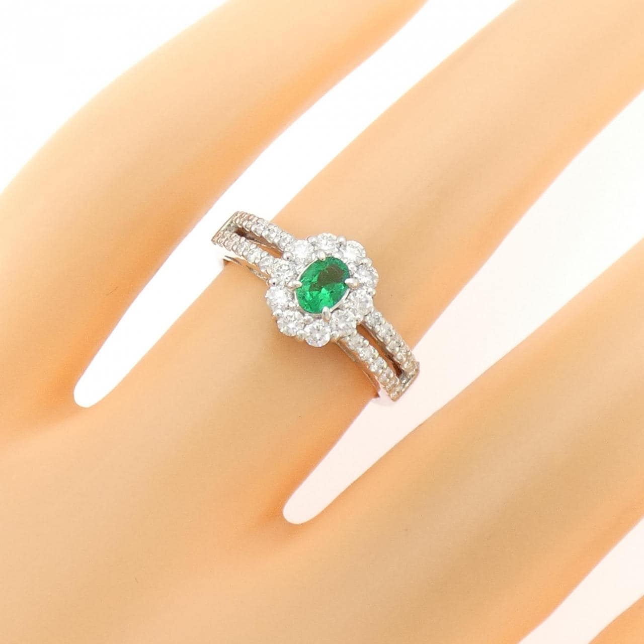 PT900 エメラルド リング 0.15CT