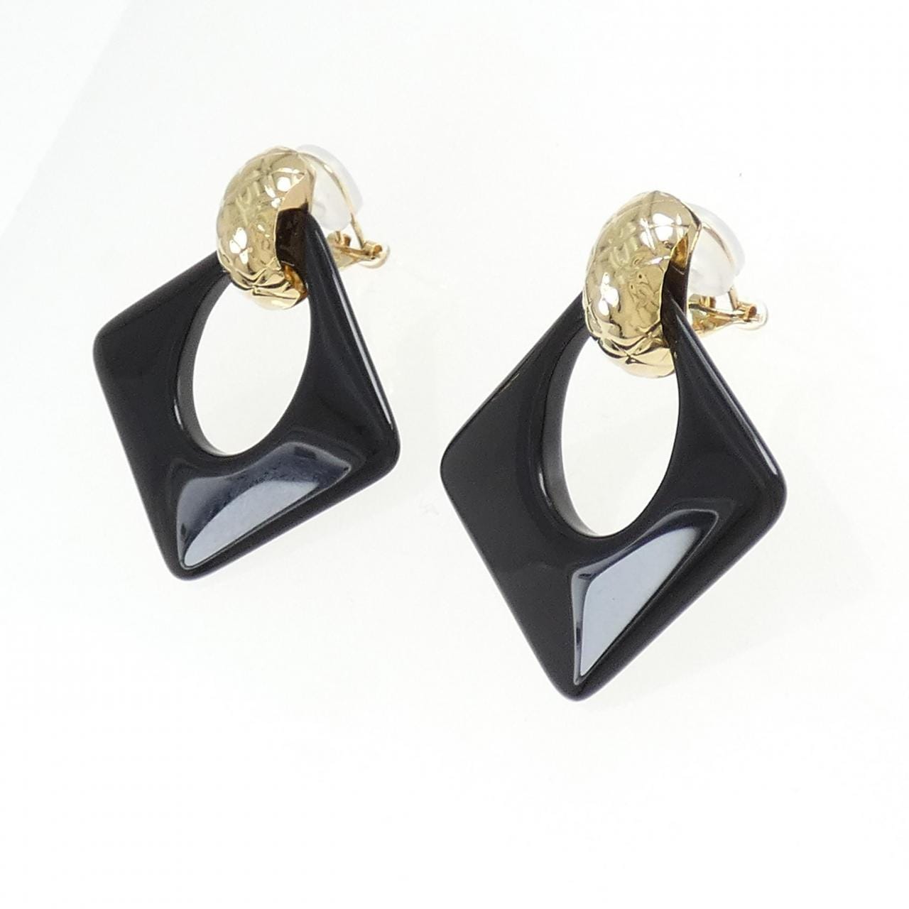 K18YG onyx earrings
