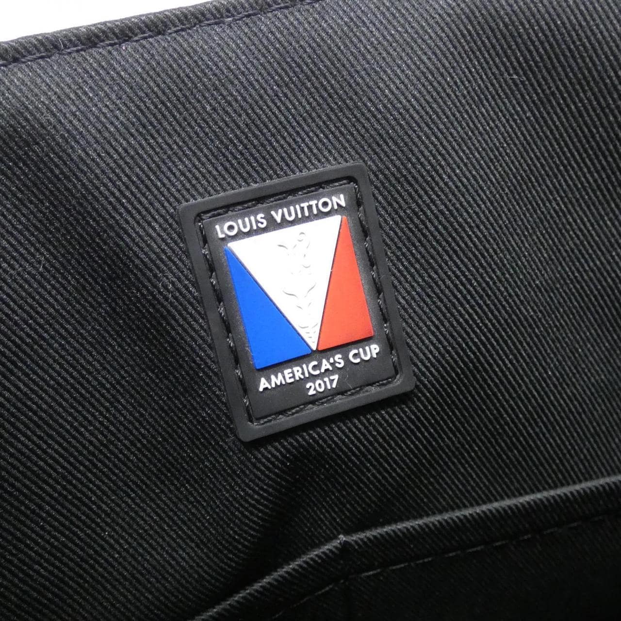 LOUIS VUITTON Damier Cobalt Latitude (America's Cup) District MM N44004 Shoulder Bag