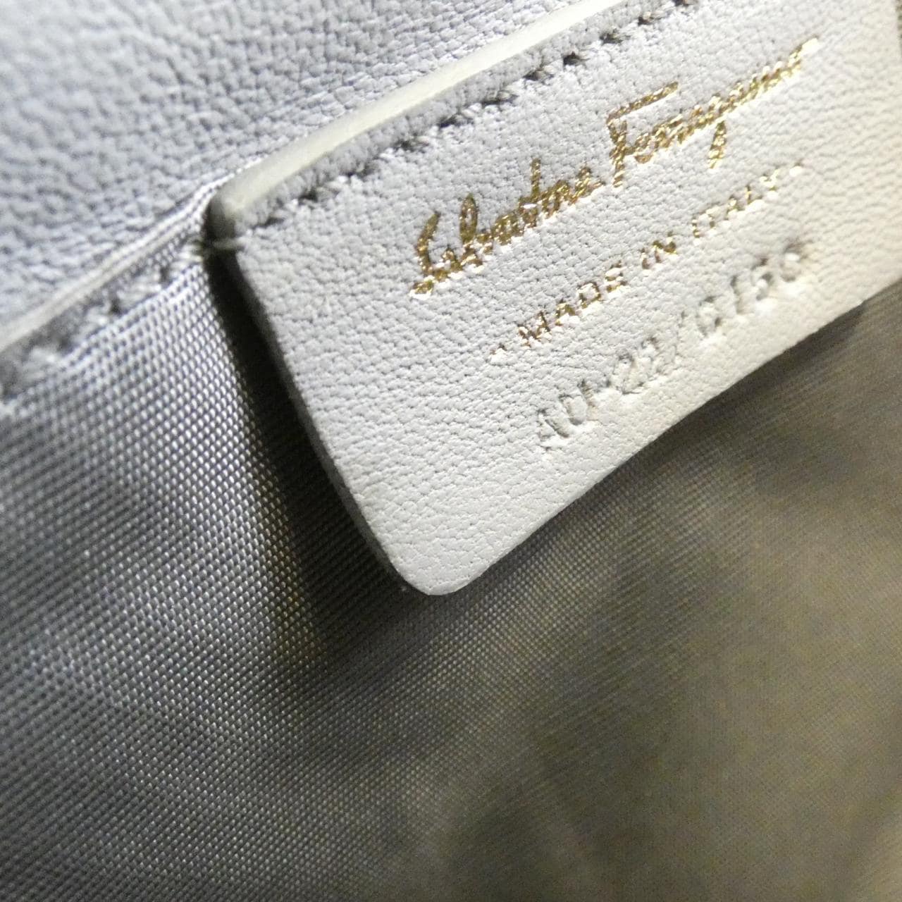 サルヴァトーレフェラガモ 22-C150 バッグ