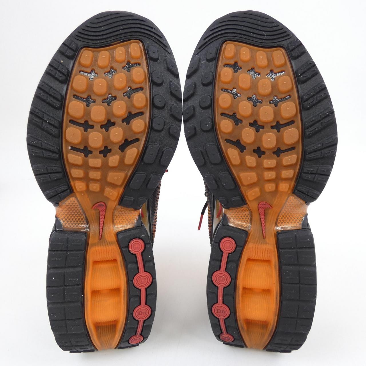 Nike HM0810-800 sneakers