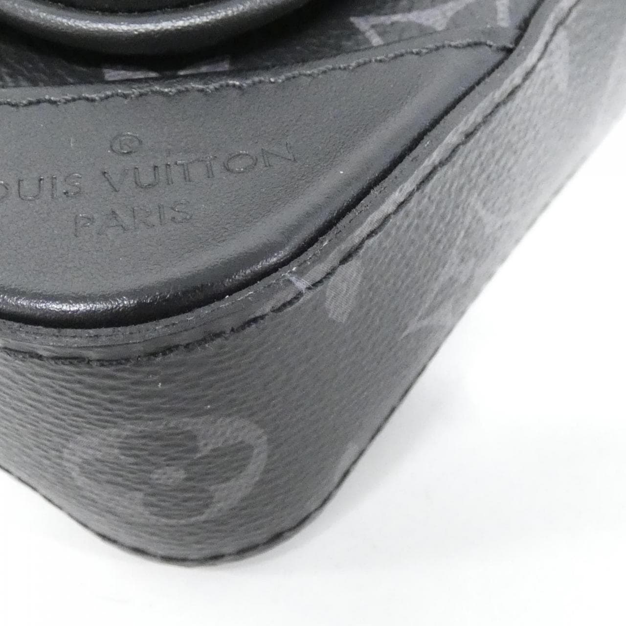 ルイヴィトン モノグラム エクリプス リバース トリオ メッセンジャー M69443 ショルダーバッグ