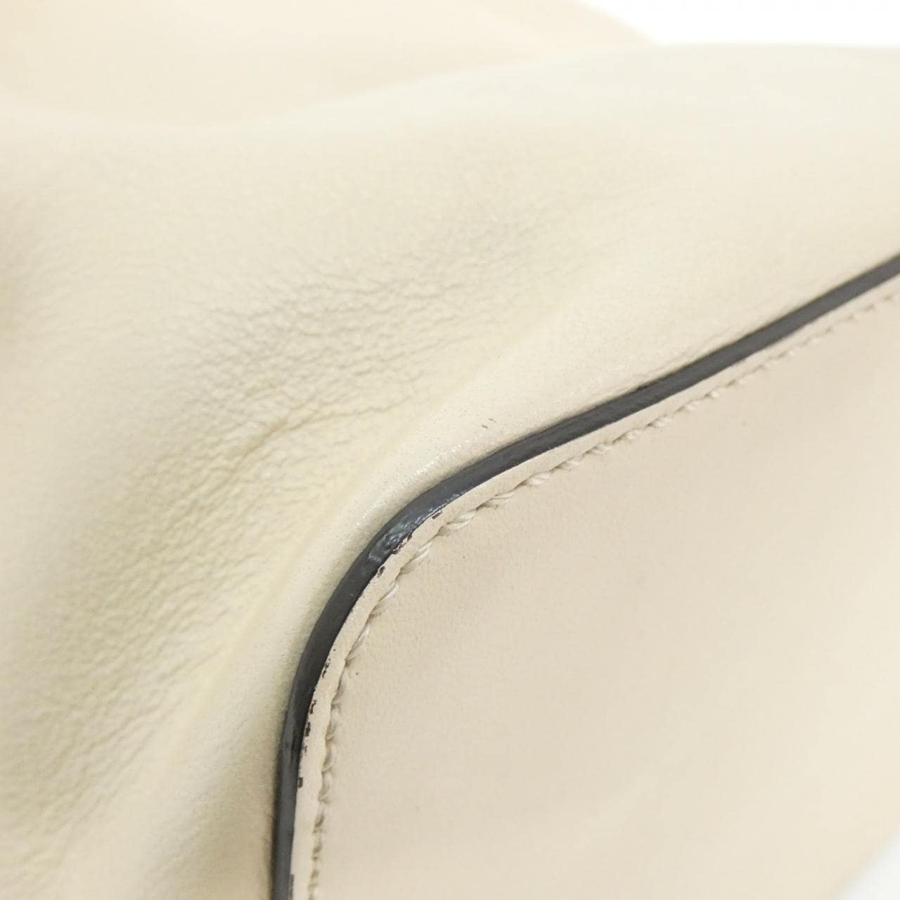 フェンディ モン トレゾール 8BT298 A5DY ショルダーバッグ