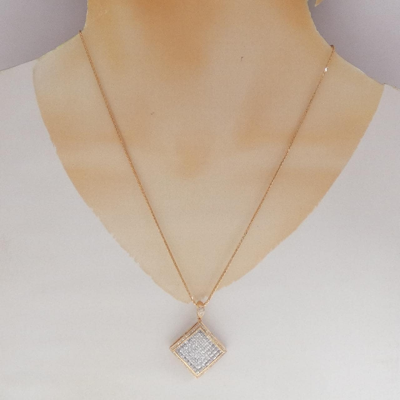 K18PG ホワイトサファイア ネックレス 4.80CT