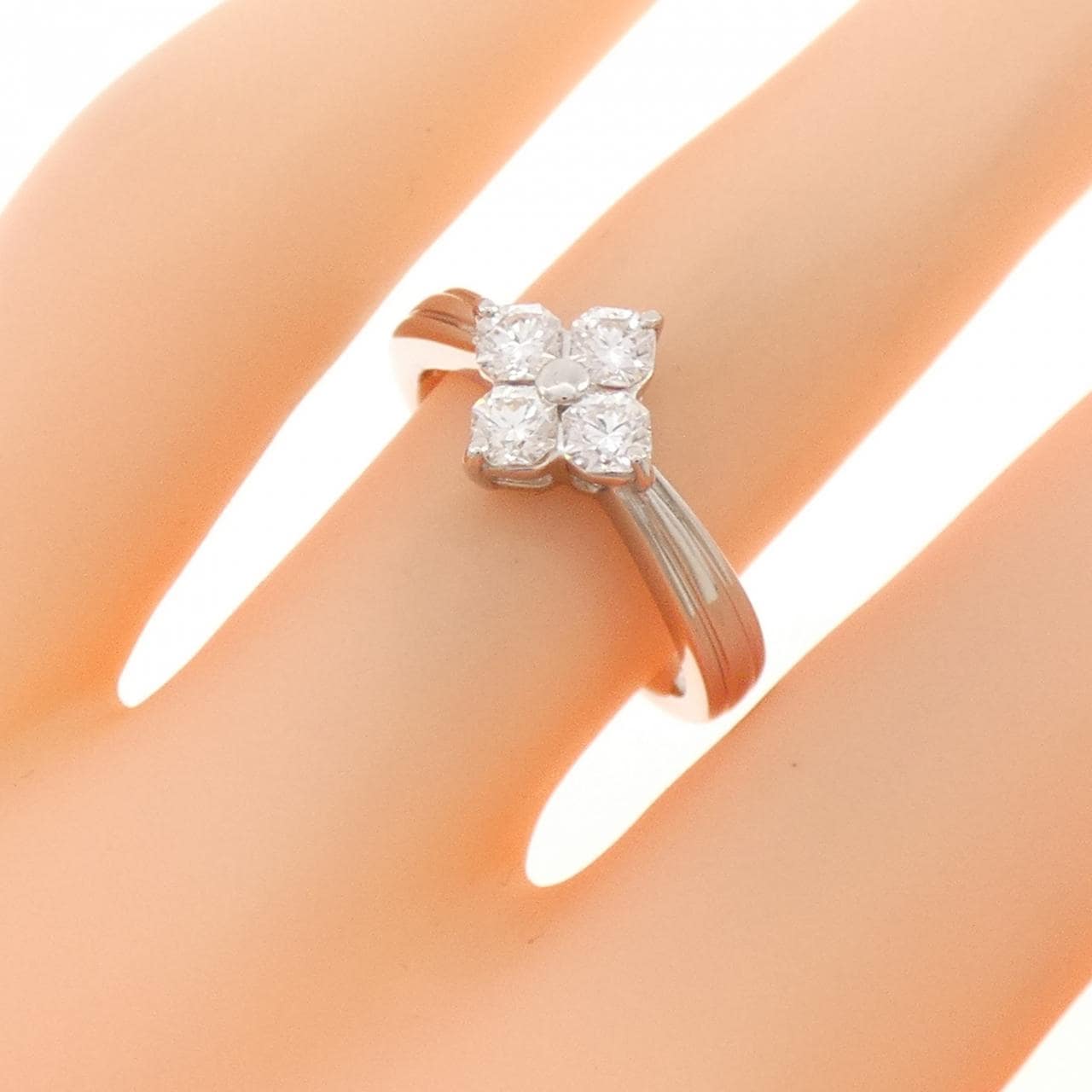PT950 フラワー ダイヤモンド リング 0.52CT
