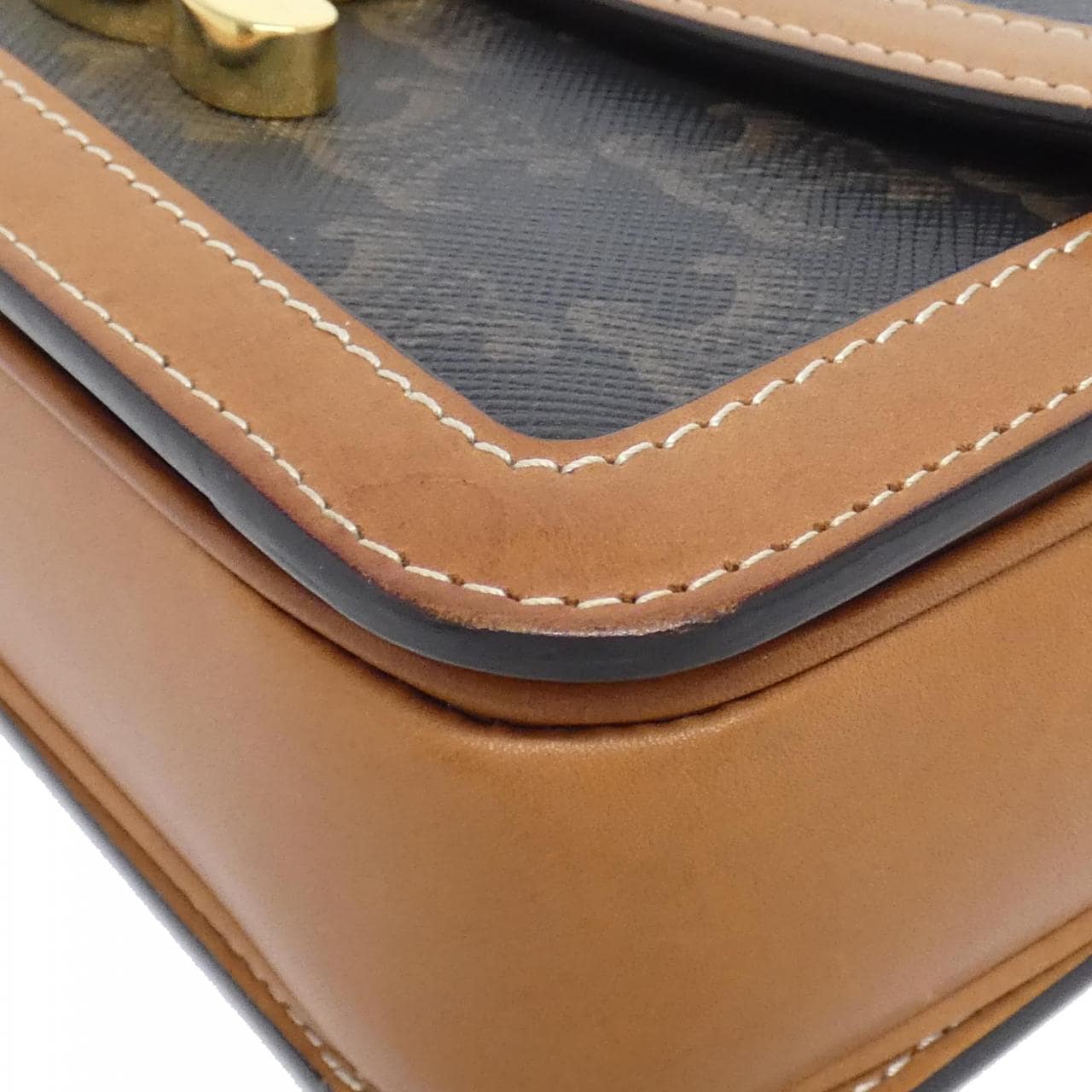 セリーヌ ティーン トリオンフ 188882BZ4 ショルダーバッグ