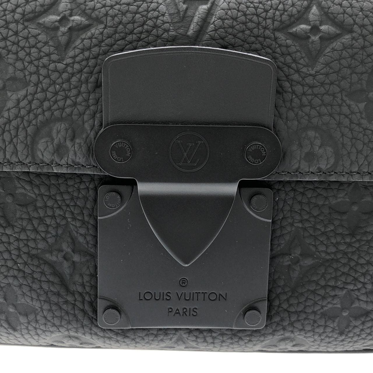 ルイヴィトン トリヨン モノグラム Sロック メッセンジャー M58489 ショルダーバッグ