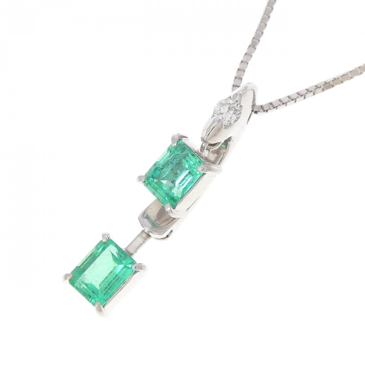K18WG エメラルド ネックレス 0.75CT