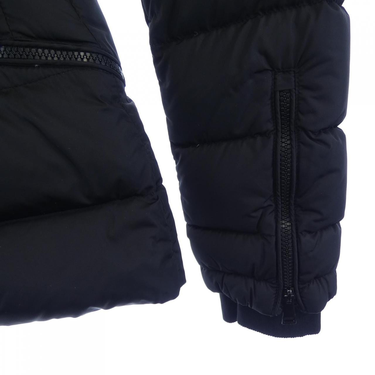 モンクレール MONCLER BETULA ダウンジャケット