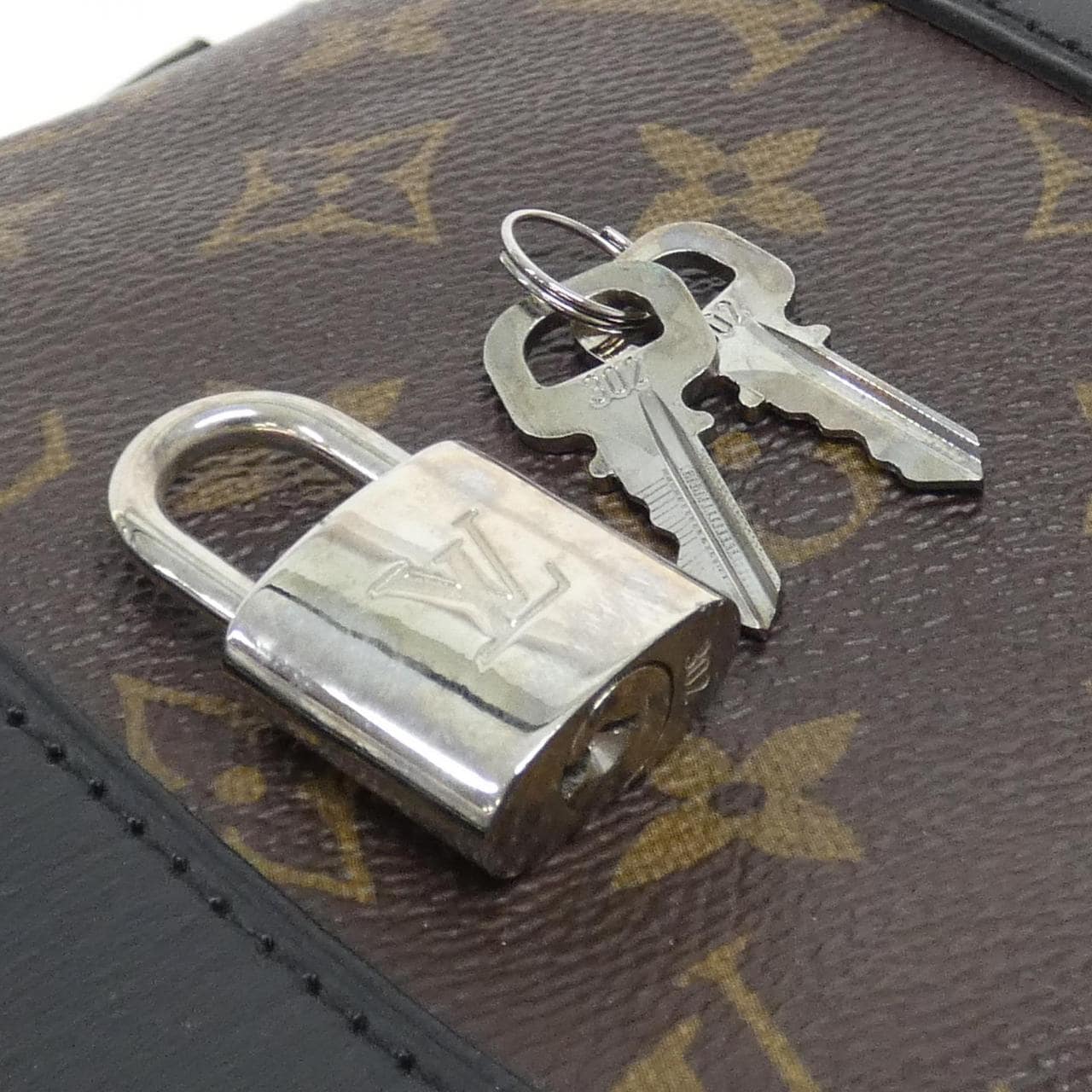 ルイヴィトン モノグラム マカサー キーポル バンドリエール 45cm M56711 ボストンバッグ