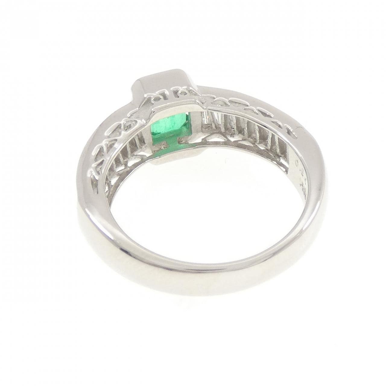 PT900 エメラルド リング 0.94CT