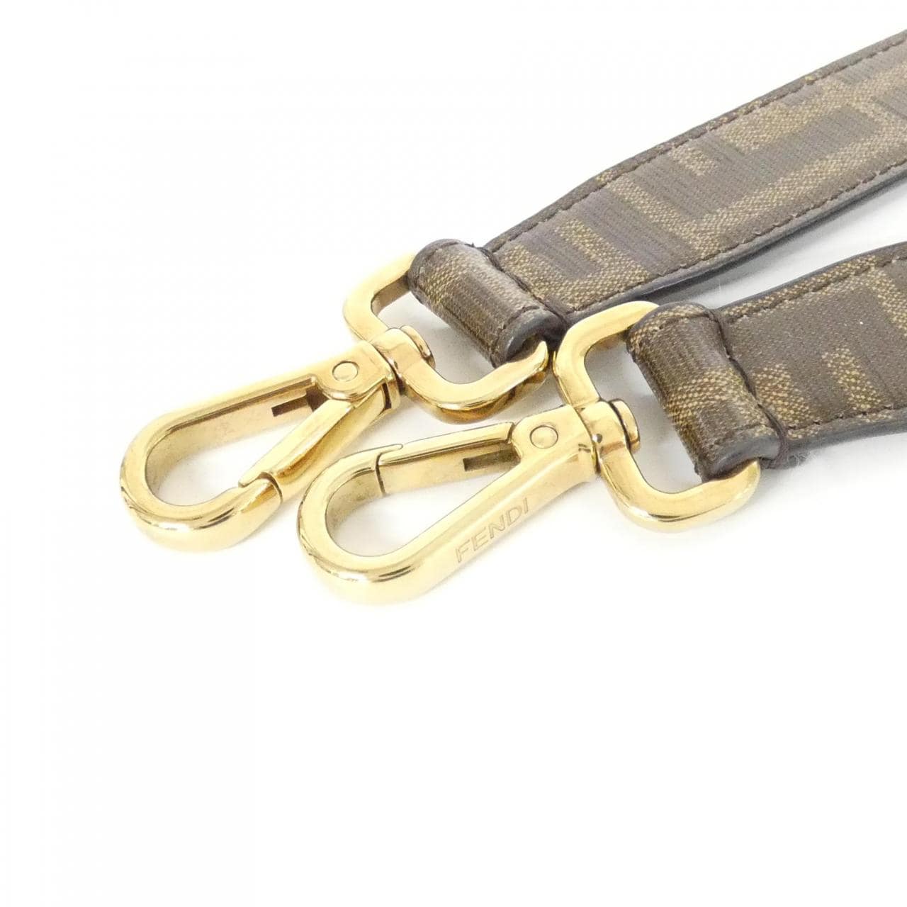 フェンディ ストラップ ユー ストラップ