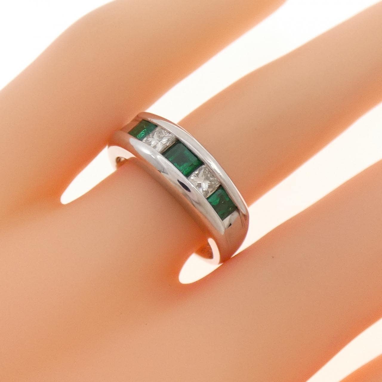 PT900 エメラルド リング 0.59CT
