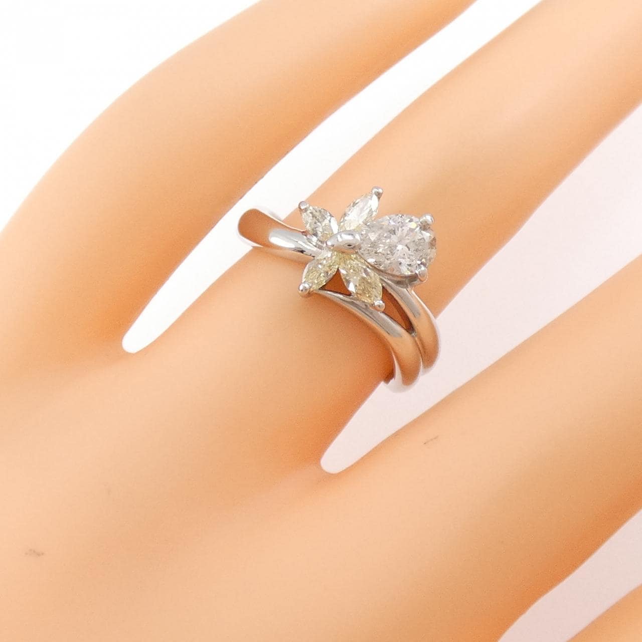 PT900 フラワー ダイヤモンド リング 0.58CT