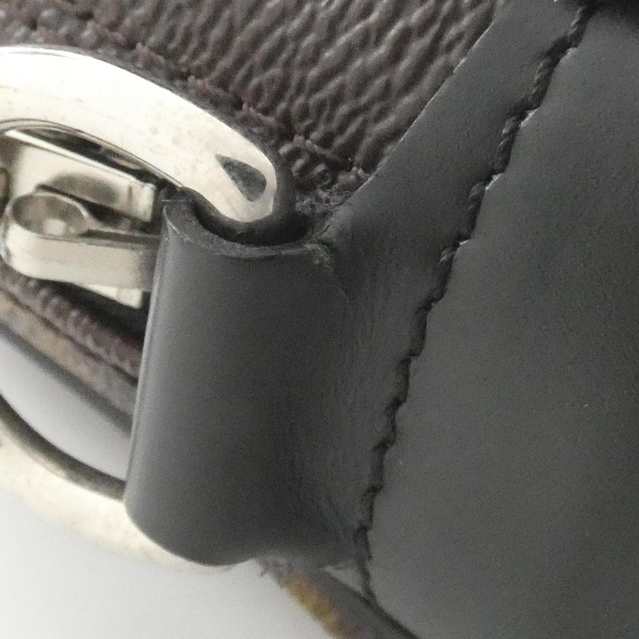 ルイヴィトン モノグラム マカサー ポルト ドキュマン ヴォワヤージュ PM M52005 バッグ