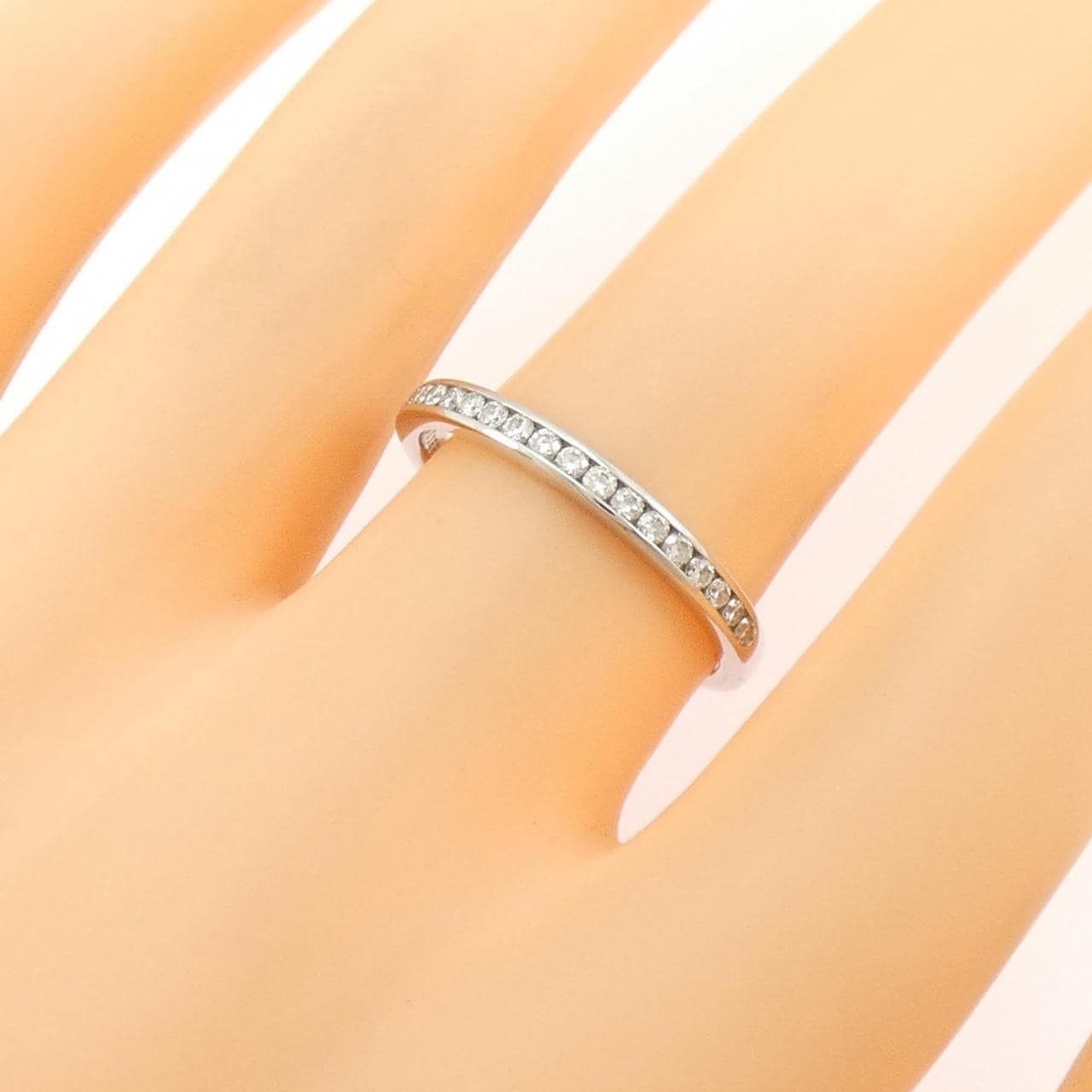 ティファニー ハーフサークル チャネルセッティング リング