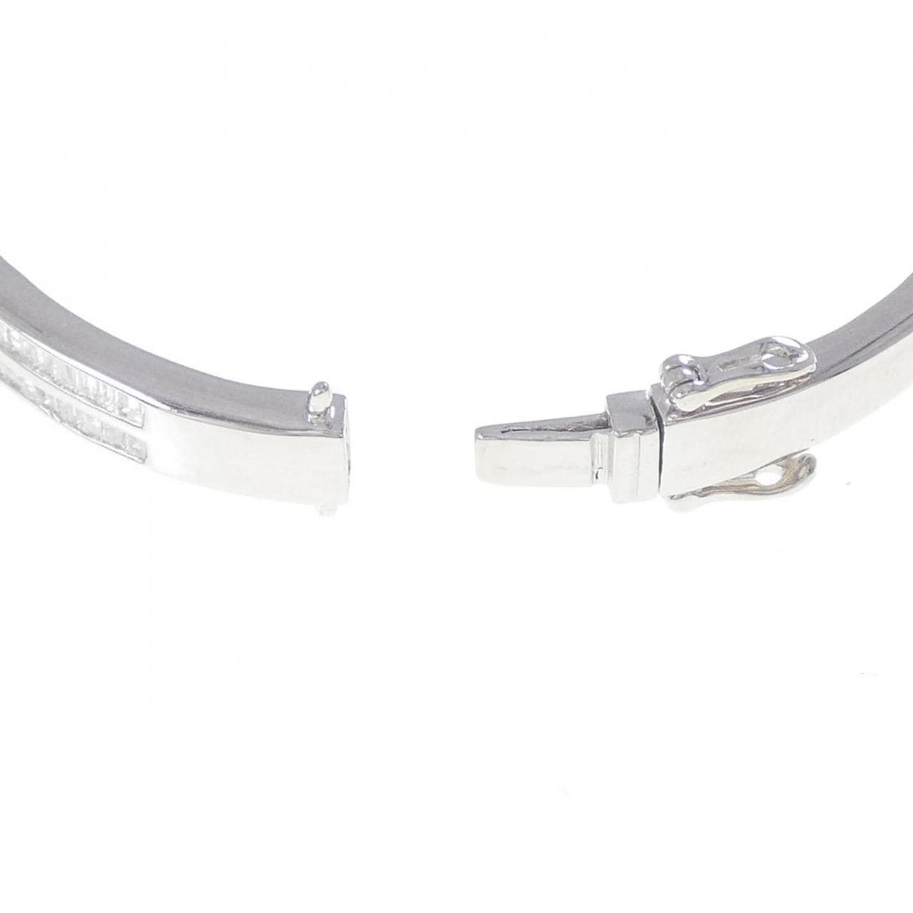 K18WG ダイヤモンド バングル 2.50CT