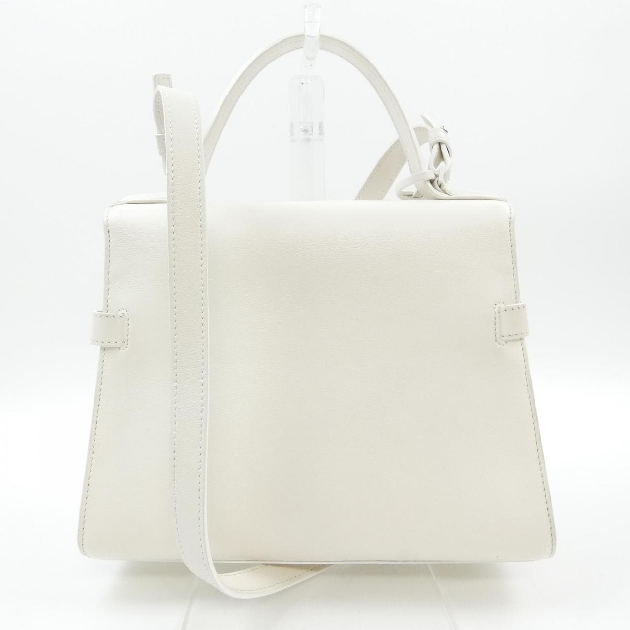 德爾沃DELVAUX