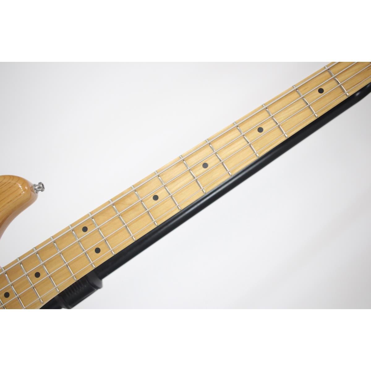 FENDER AMERICAN DELUXE DIMENSION BASS IV