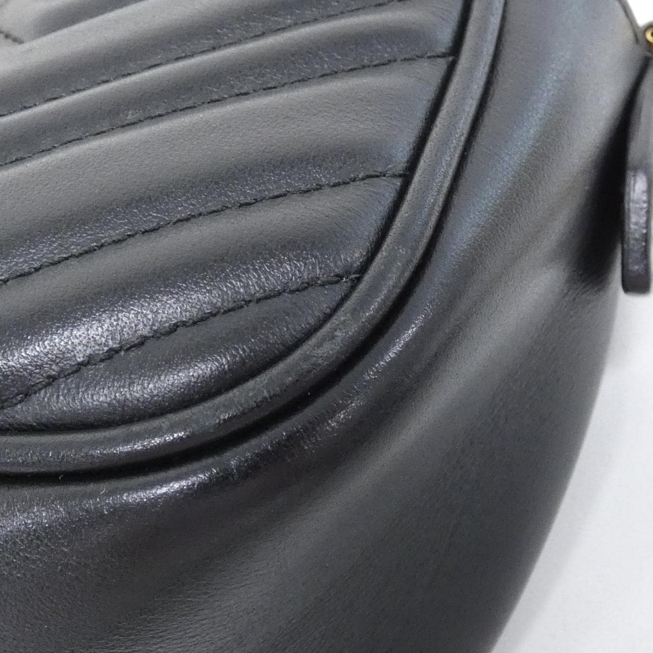グッチ GG MARMONT 447632 DTD1T ショルダーバッグ