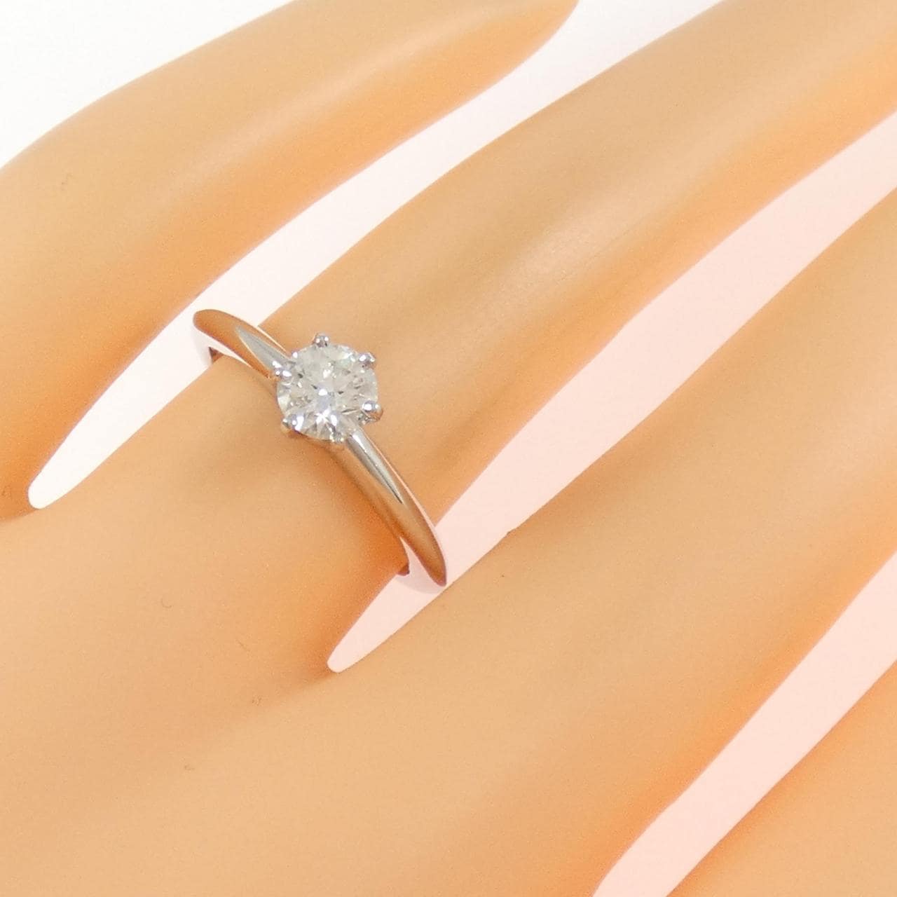 ティファニー クラシックソリティア リング 0.44CT