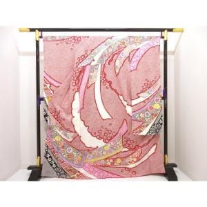 振袖　友禅金彩加工　刺繍入り