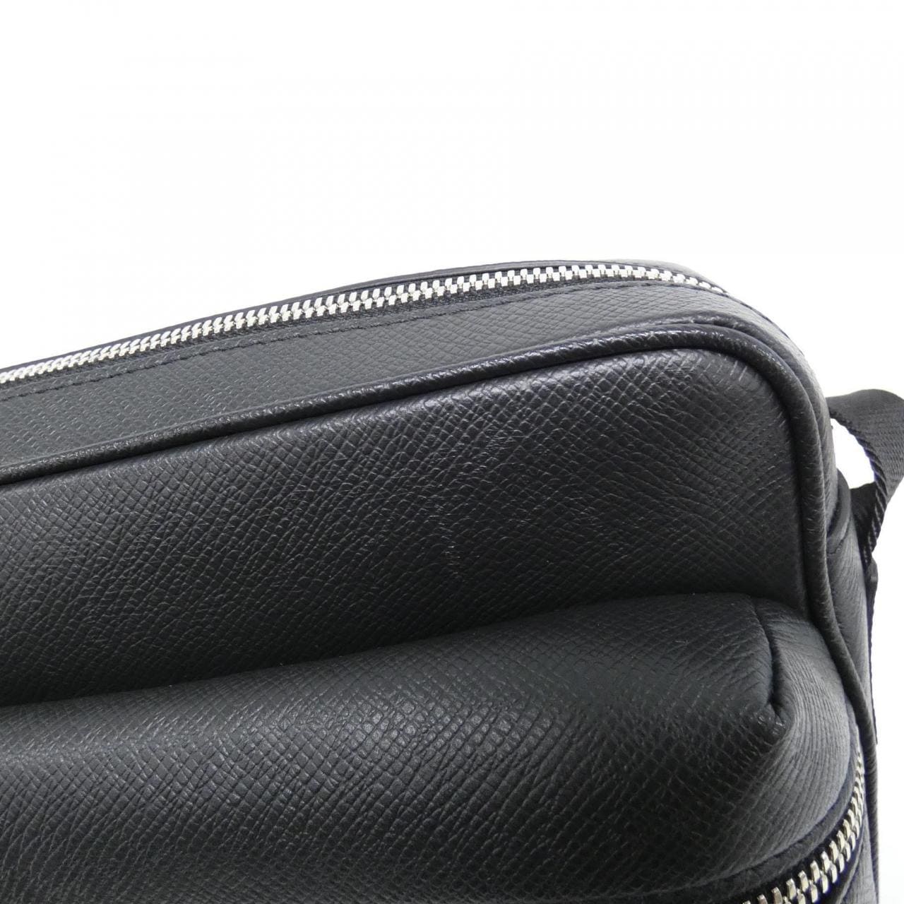 ルイヴィトン タイガ ラマ アウトドア メッセンジャー PM M30233 ショルダーバッグ