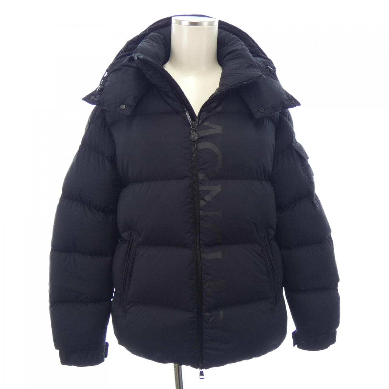 モンクレール MONCLER ダウンジャケット