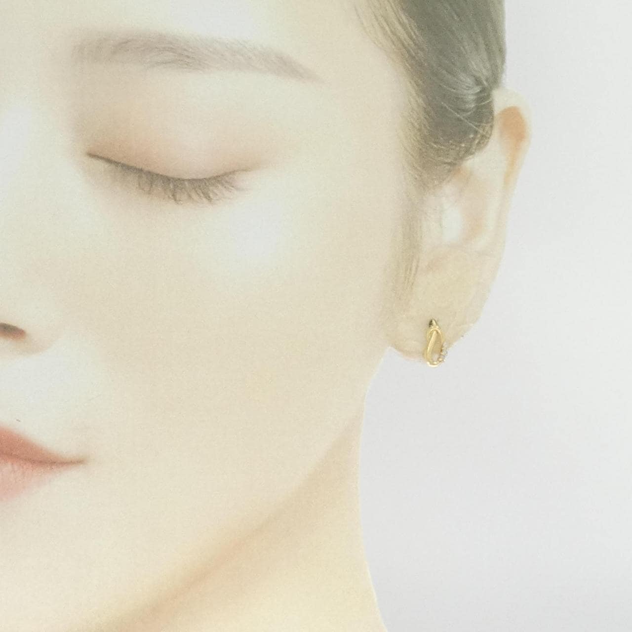 K18YG Diamond earrings 0.06CT