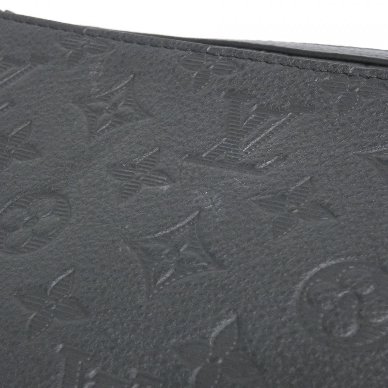 ルイヴィトン モノグラム シャドウ トリオ メッセンジャー M46602 ショルダーバッグ