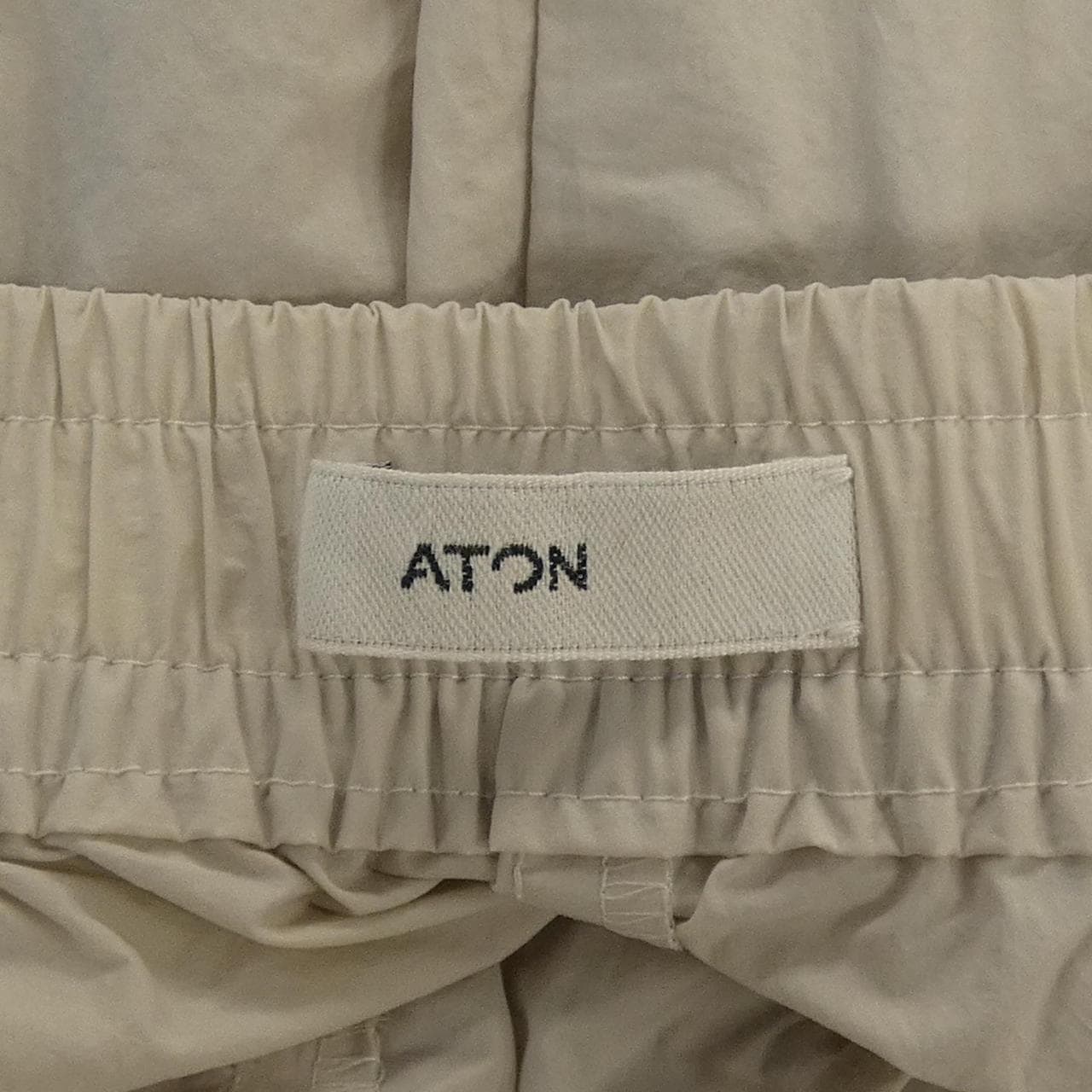 エイトン ATON ショートパンツ