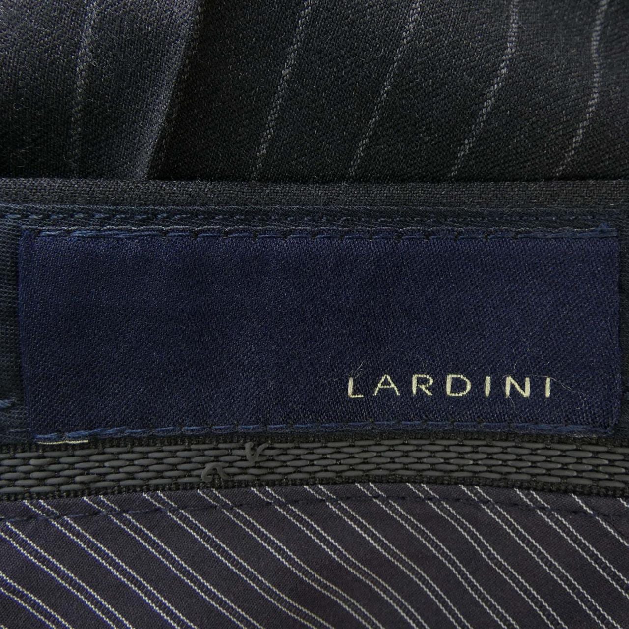 ラルディーニ LARDINI スーツ