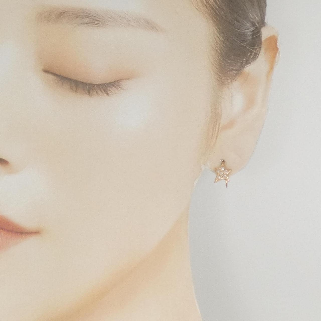アガット スター ダイヤモンド ピアス 0.12CT