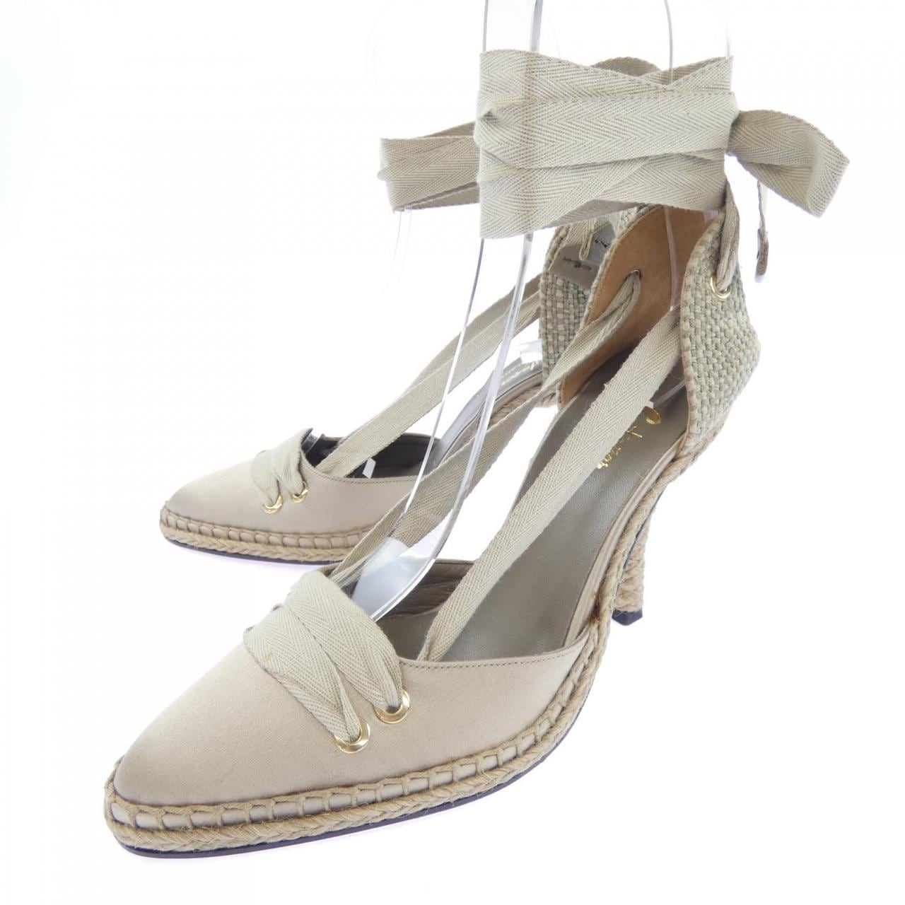 カスタニエール CASTANER MANOLOBLAHNIK サンダル