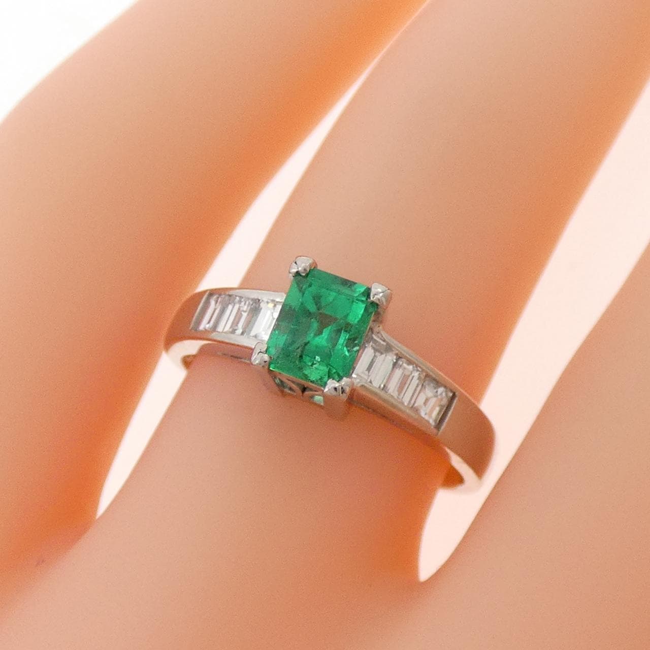 PT900 エメラルド リング 0.47CT