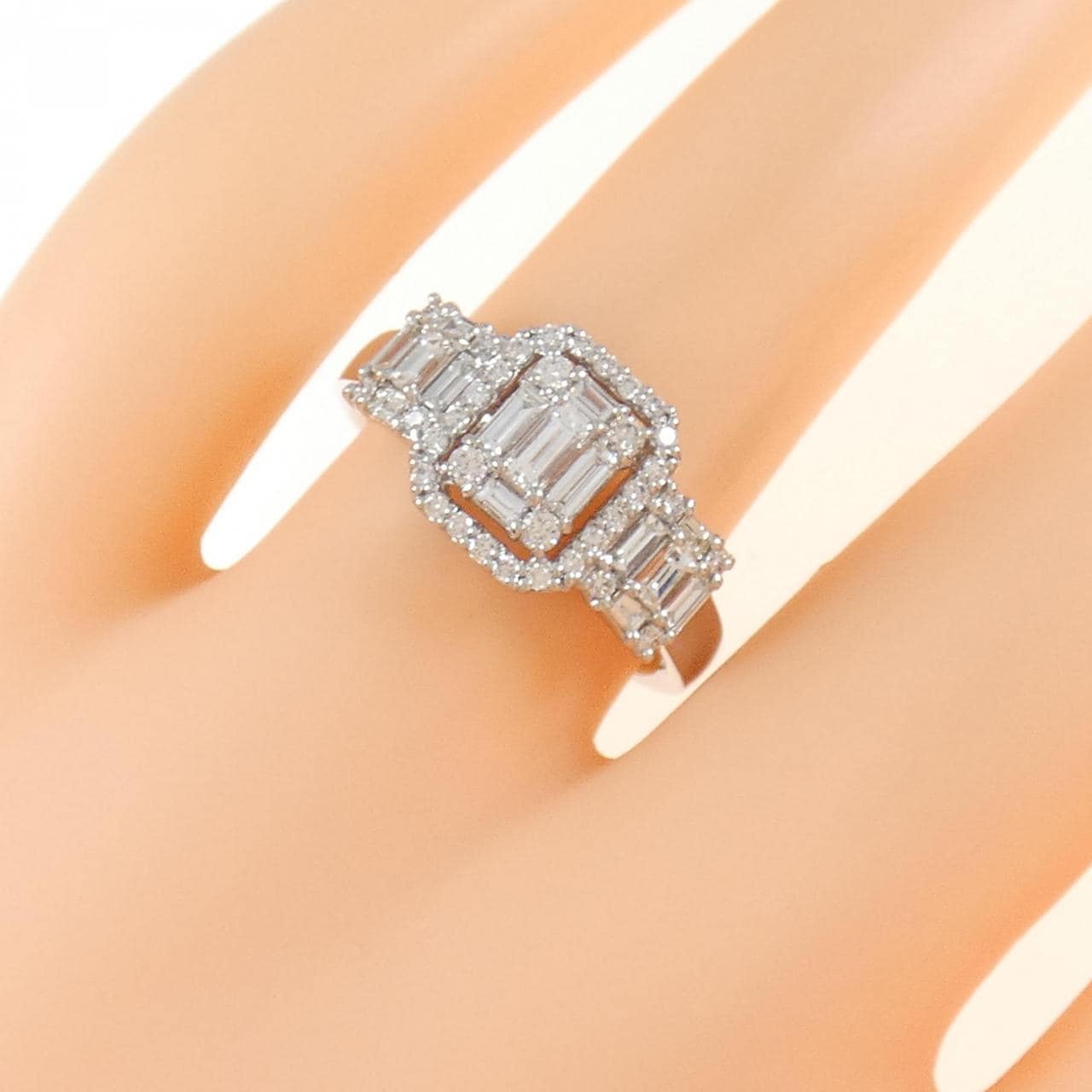[BRAND NEW] PT Diamond Ring 0.70CT