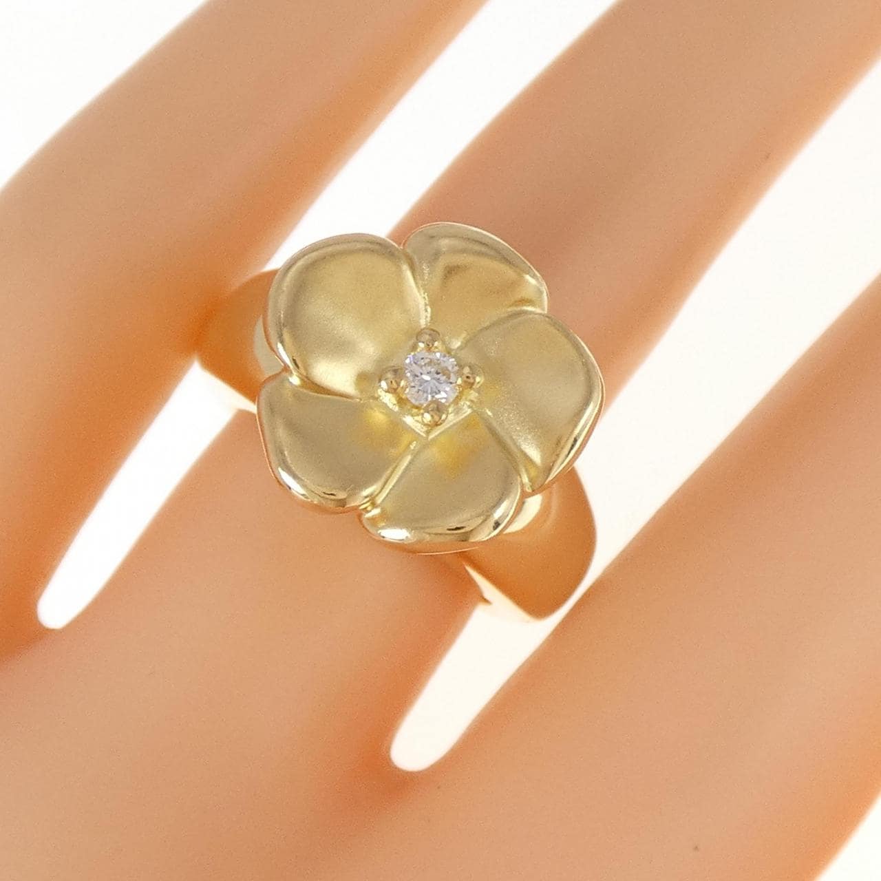Poiret Flower Diamond Ring