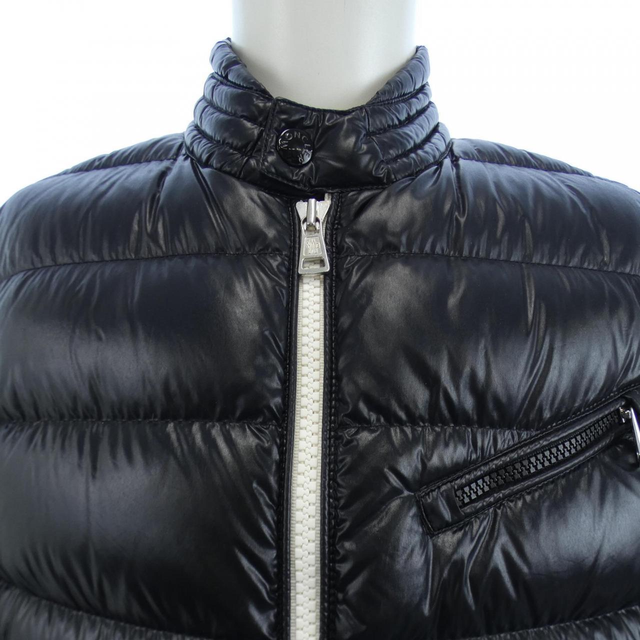 モンクレール MONCLER ダウンジャケット