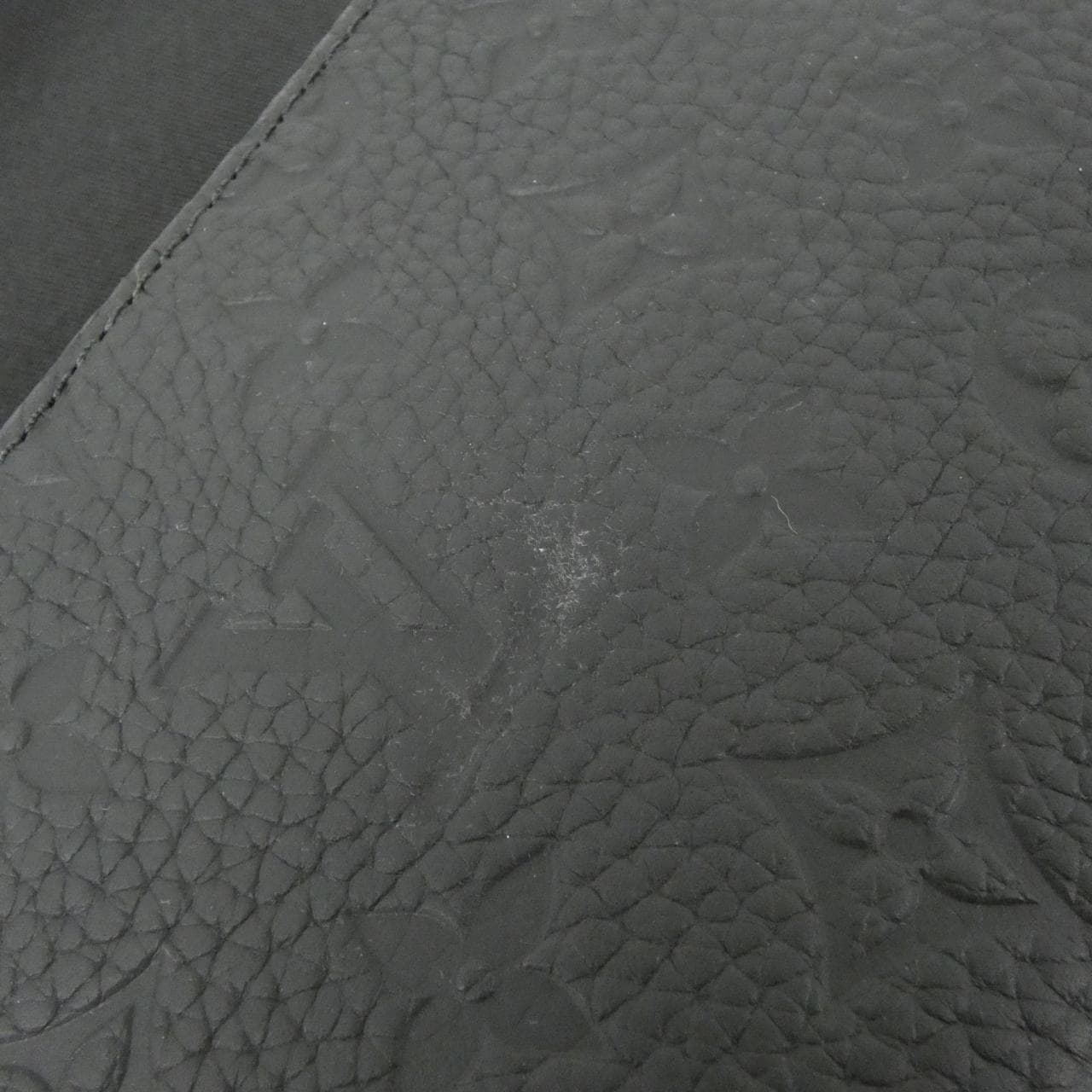 ルイヴィトン トリヨン モノグラム スティーマー ウエアラブル ウォレット M81746 ショルダーバッグ