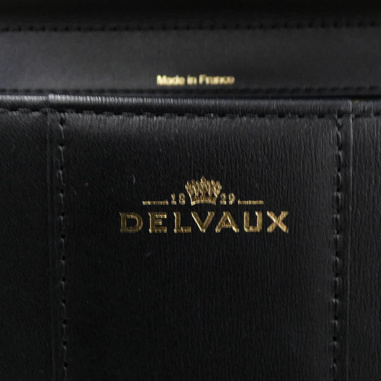 德爾沃DELVAUX