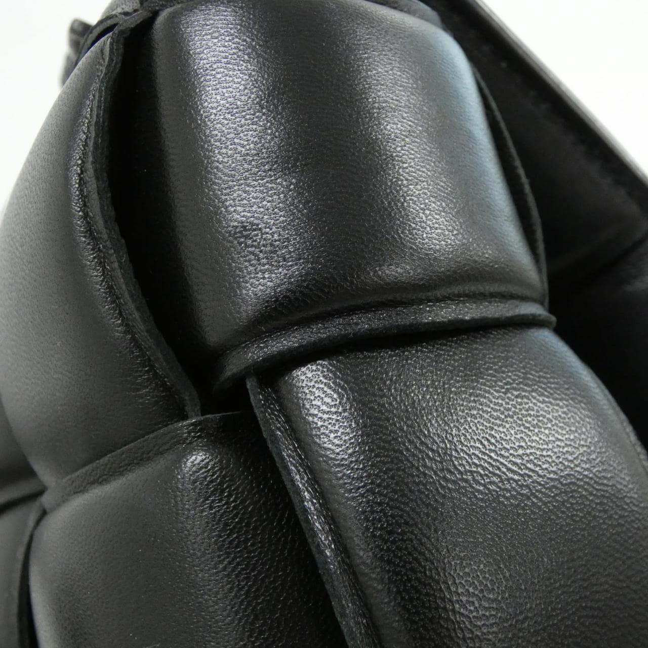 ボッテガヴェネタ 591970 VCQR1 ショルダーバッグ