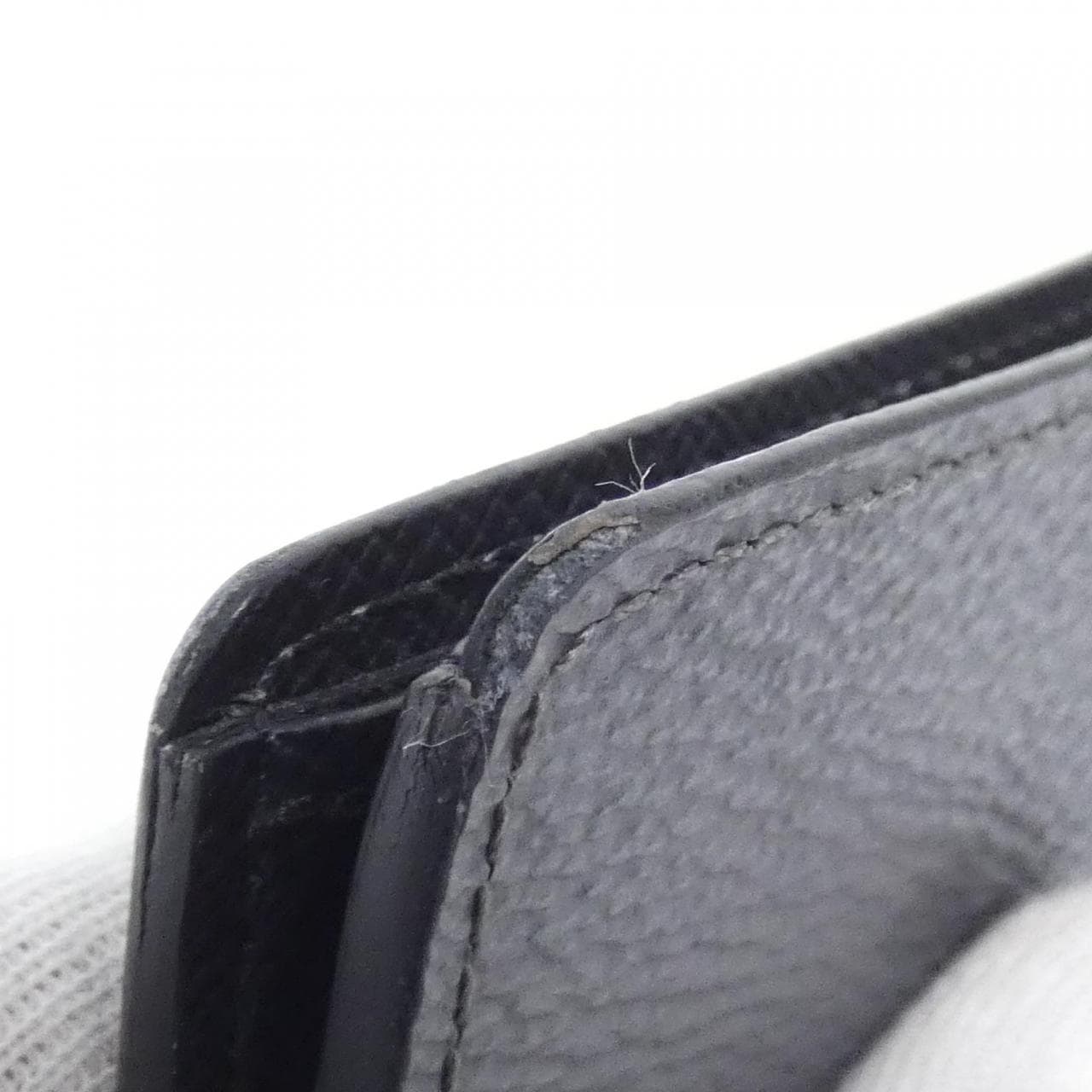 LOUIS VUITTON Monogram Eclipse Reverse Portefeuille Slender M80906 Billfold