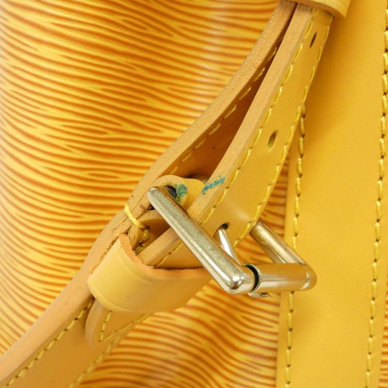 ルイヴィトン エピ ノエ M44009 ショルダーバッグ