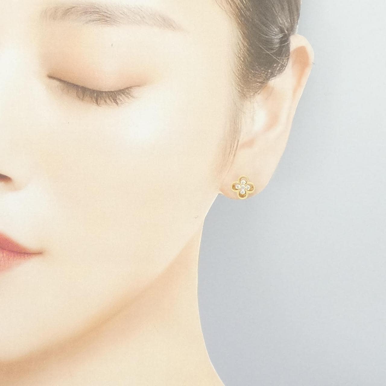 K18YG 花朵钻石耳环 0.26克拉