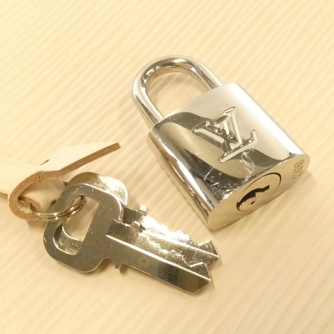 ルイヴィトン エピ アルマBB M58706 バッグ