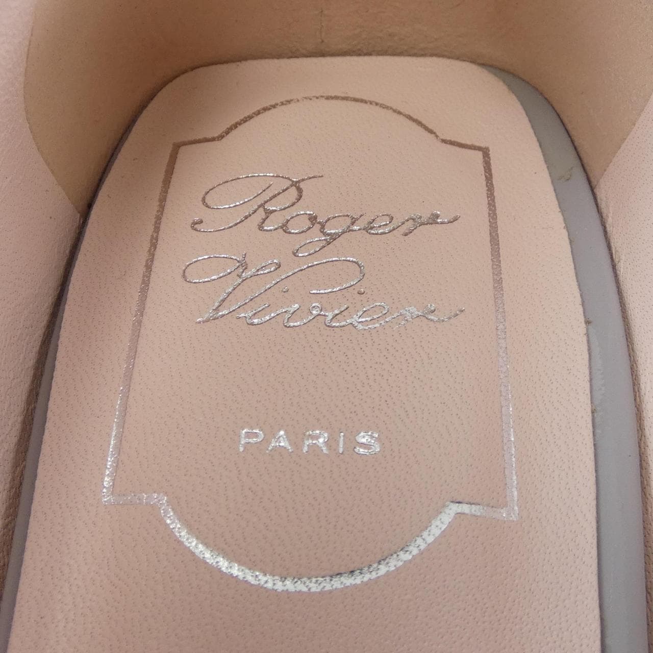 ロジェヴィヴィエ ROGER VIVIER フラットシューズ
