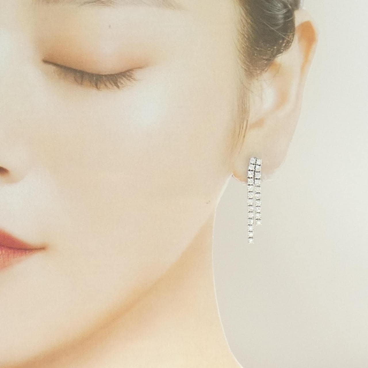 K18WG/750WG ダイヤモンド ピアス