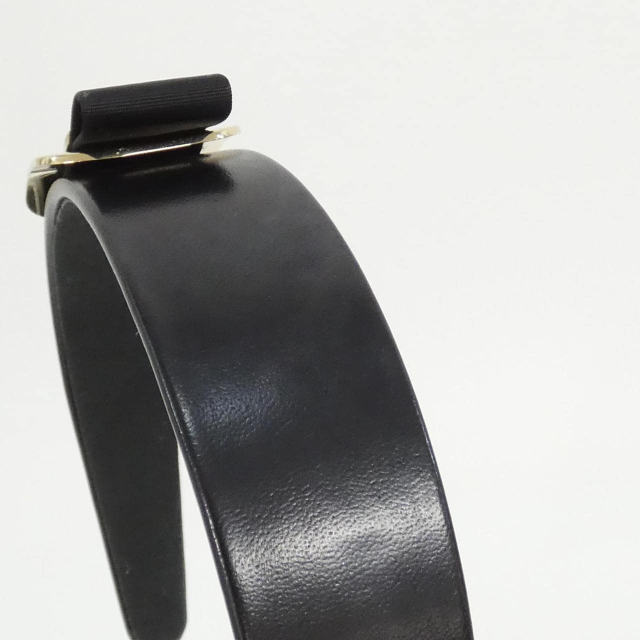 サルヴァトーレフェラガモ 34 0425 カチューシャ